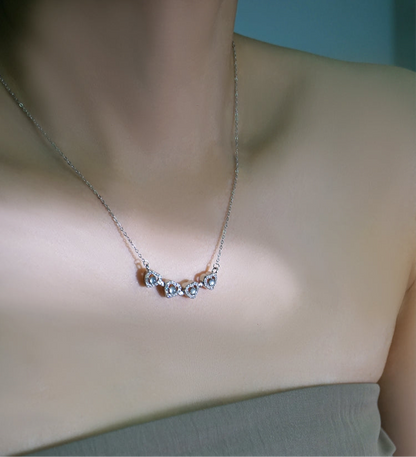 One Style for Dual-Wear | Lucky Four-Leaf Clover Natural Emerald Necklace Female S925 Loving Heart in Sterling Silver Pendant Accessible Luxury Clavicle Chain